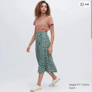 Uniqlo Printed Slit Midi Skirt Floral Side Buttons